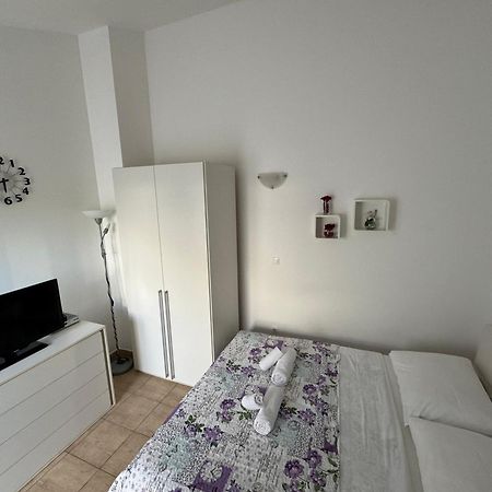 Apartment Nina Starigrad Paklenica Eksteriør billede