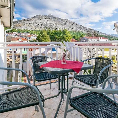 Apartment Nina Starigrad Paklenica Eksteriør billede