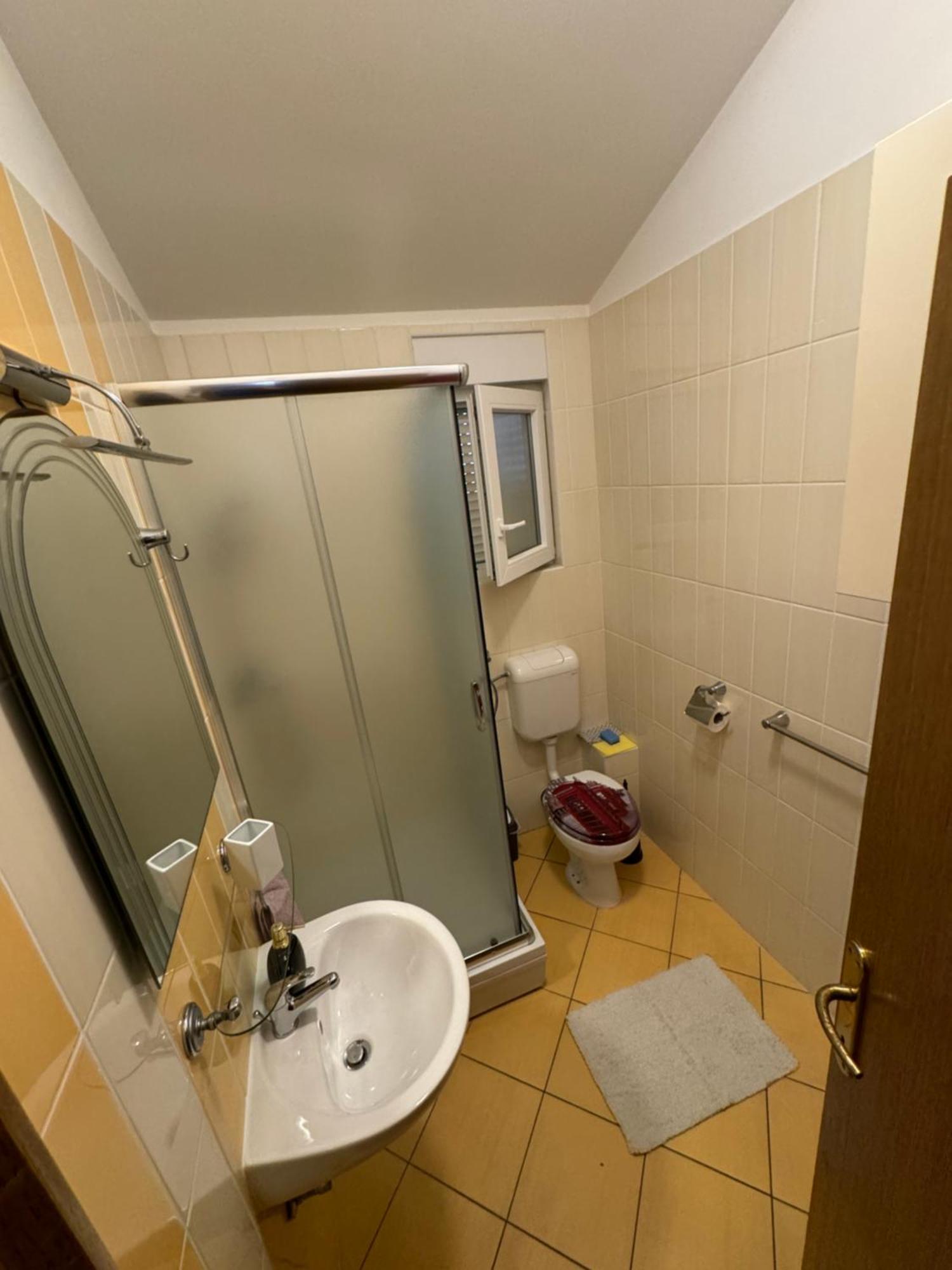 Apartment Nina Starigrad Paklenica Eksteriør billede