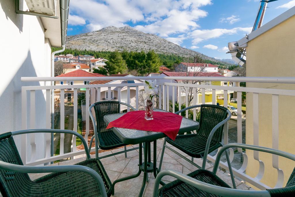 Apartment Nina Starigrad Paklenica Eksteriør billede
